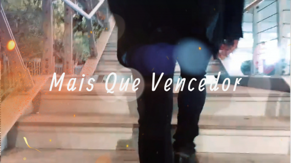 BREVE CLIPE DO CANTOR ROBERTO SANTOS